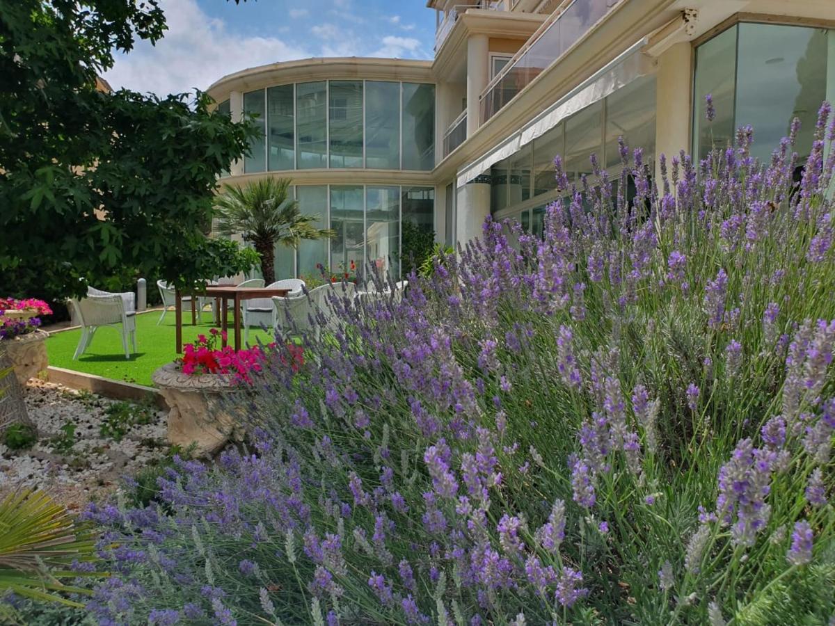 Hotel & Apartaments Thalassa Sport & Spa Roses Exterior photo