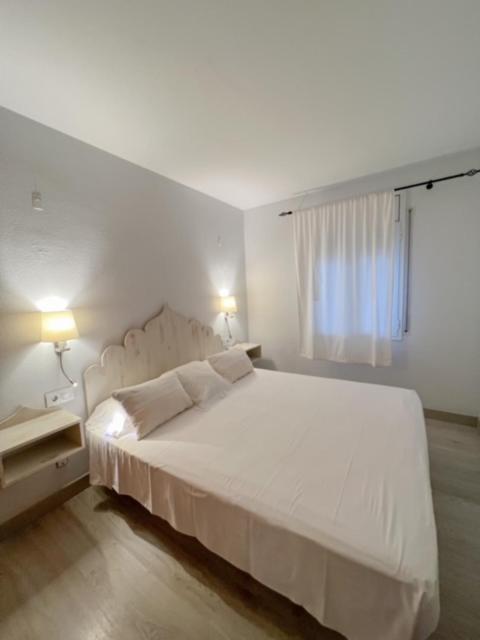 Hotel & Apartaments Thalassa Sport & Spa Roses Exterior photo