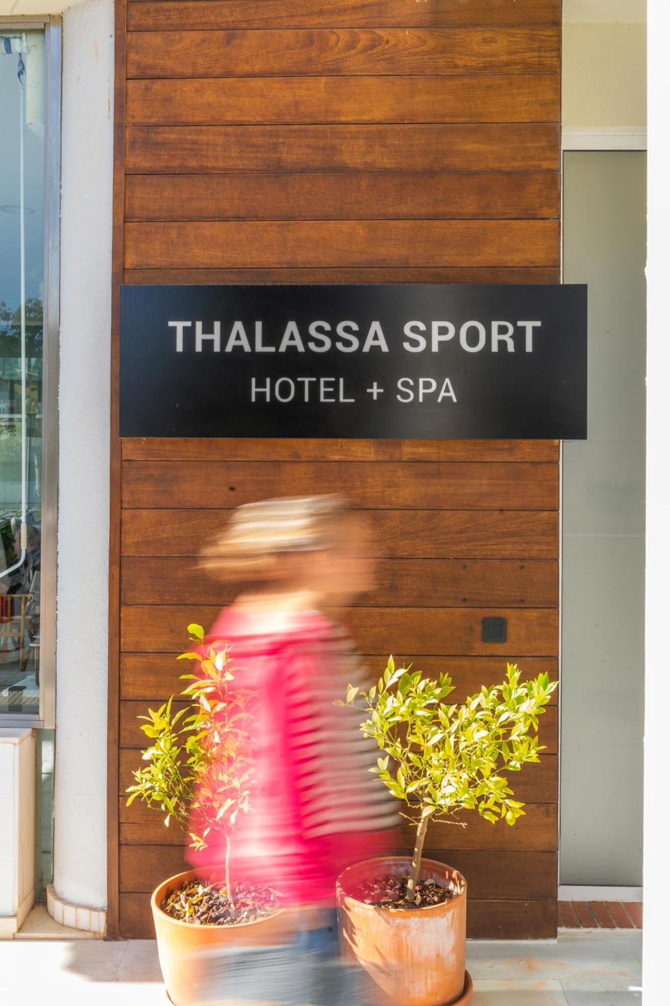 Hotel & Apartaments Thalassa Sport & Spa Roses Exterior photo