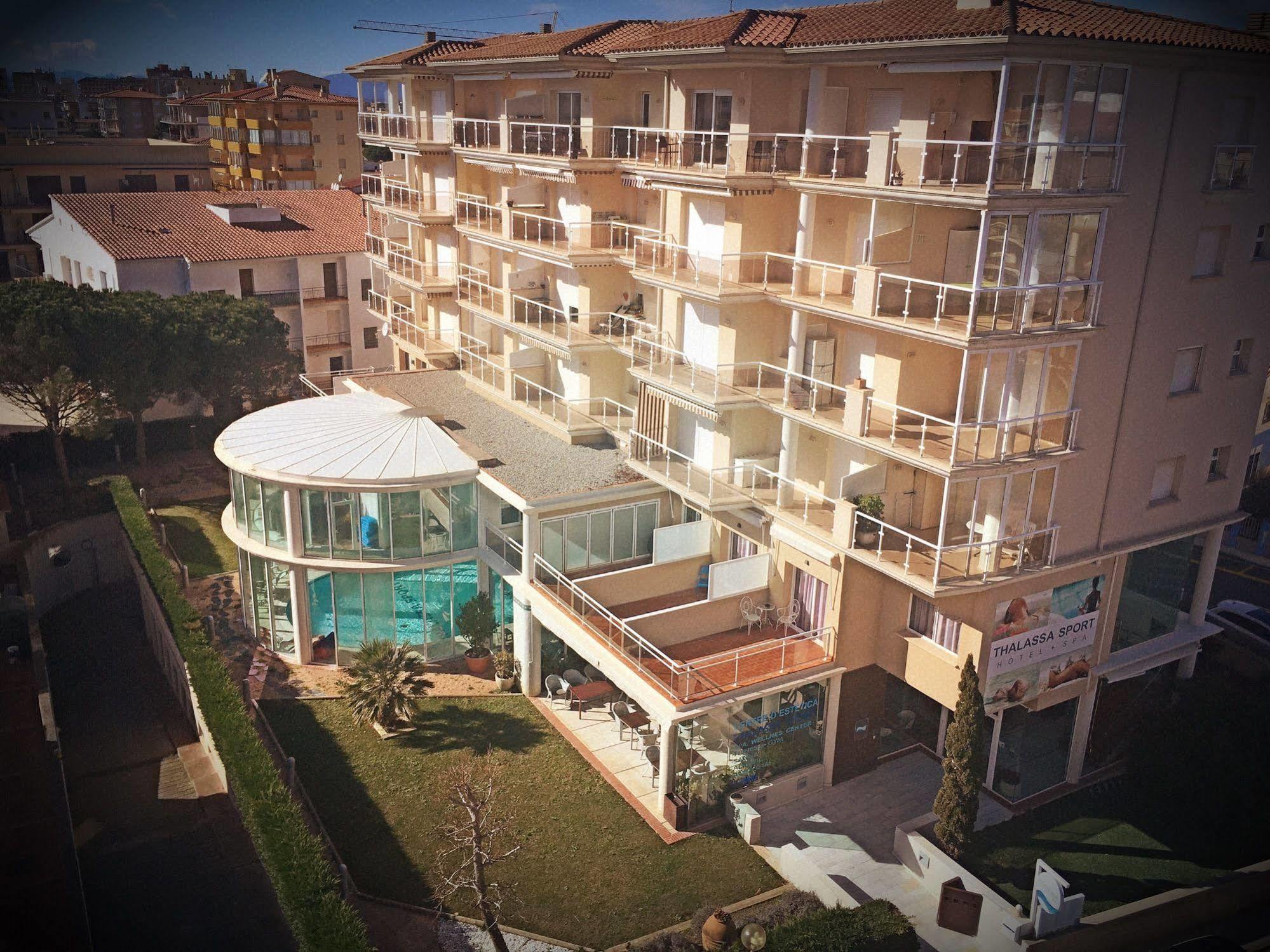 Hotel & Apartaments Thalassa Sport & Spa Roses Exterior photo